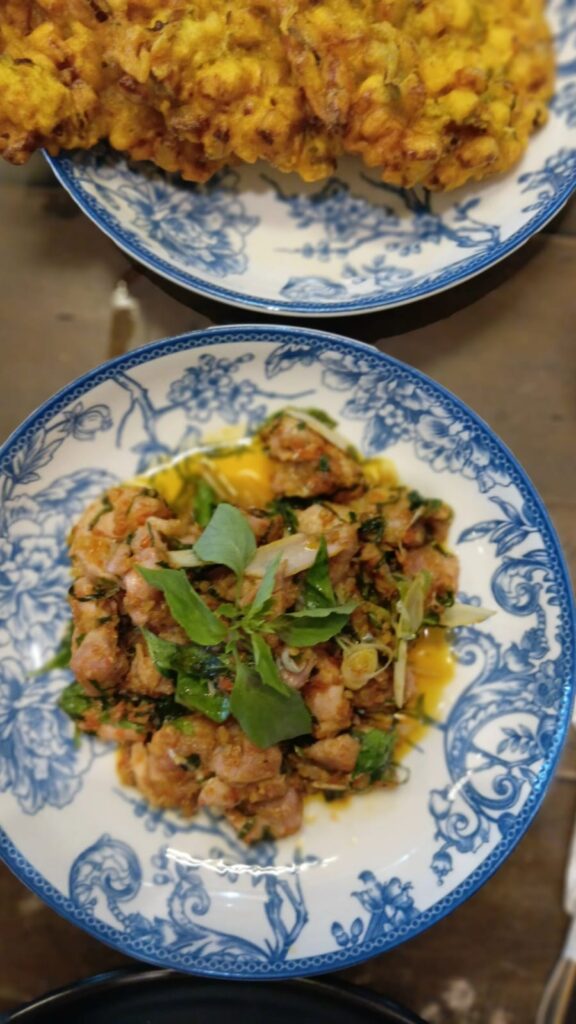 Ayam Tinoransak ayam tinoransak
